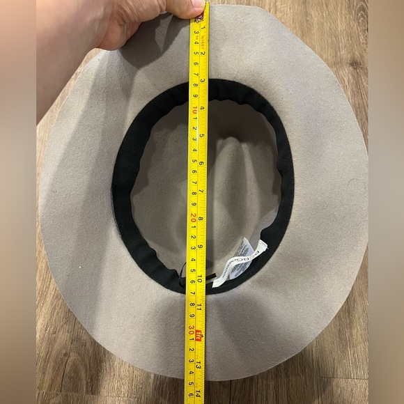 BCBG Purple Felt Fedora hat - Picture 4 of 5